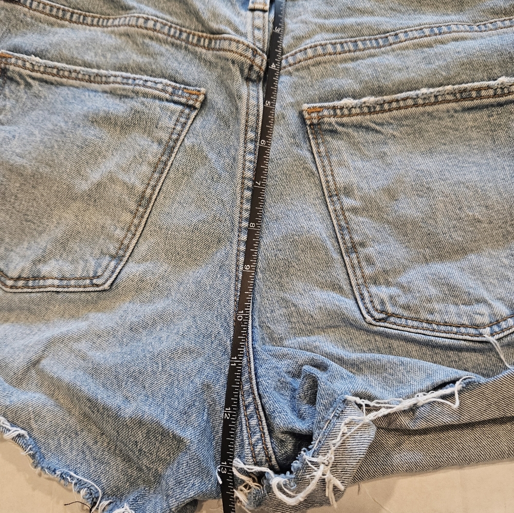 Iniversal Thread,EUC, Vintage Midi Jean Shorts, Size 6 - Picture 9 of 12